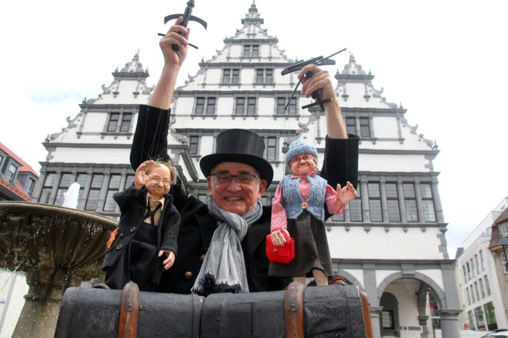 Stadtführung mit Marionetten am Historischen Rathaus