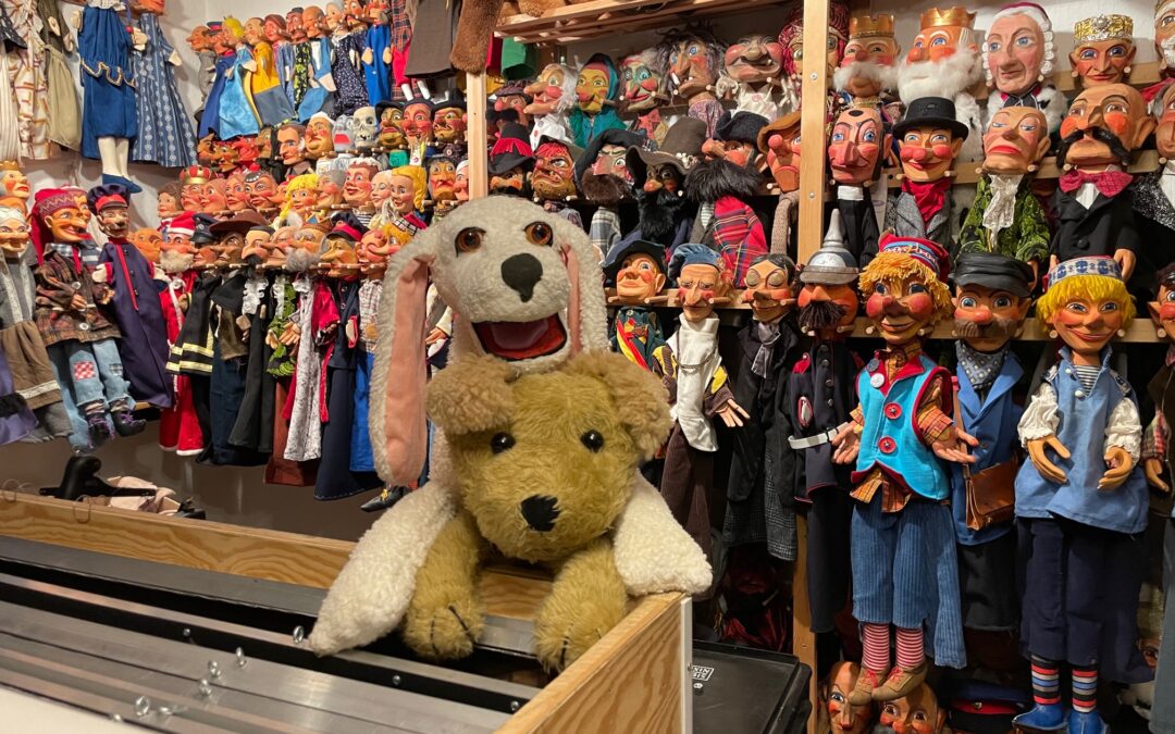 Fundus der Paderborner Puppenspiele mit Handpuppen, Marionetten und Klappmaulpuppen